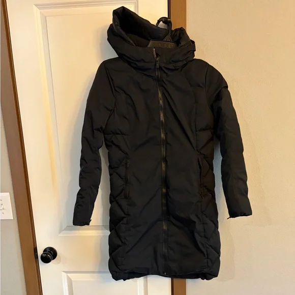 LULULEMON Fluff The Cold Parka 600-Fill Down Black Hooded Coat Size 2 - Picture 2 of 10